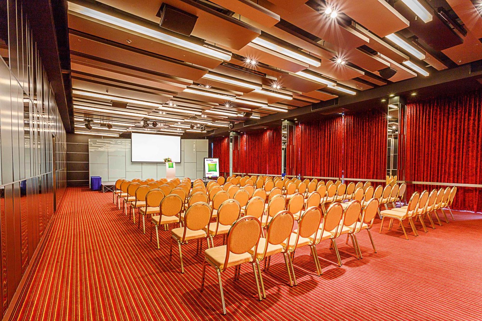 Ibis Styles Chiang Mai Hotel Exterior photo